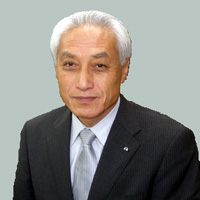 下西伊佐男理事長写真